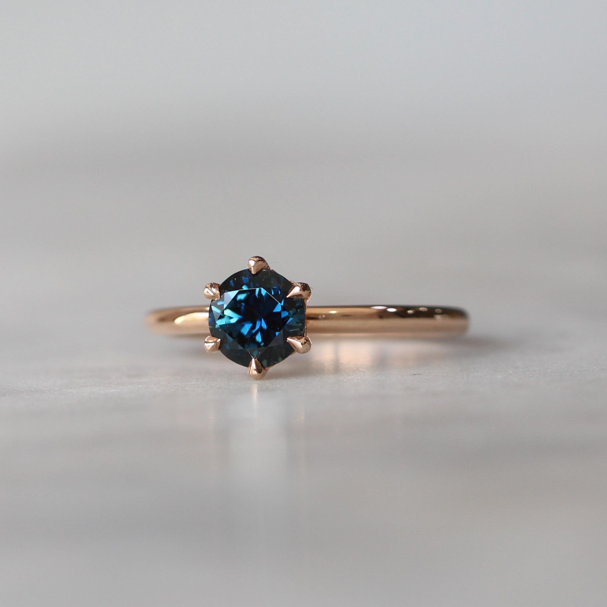 ROUND PARTI /  SAPPHIRE SOLITAIRE RING