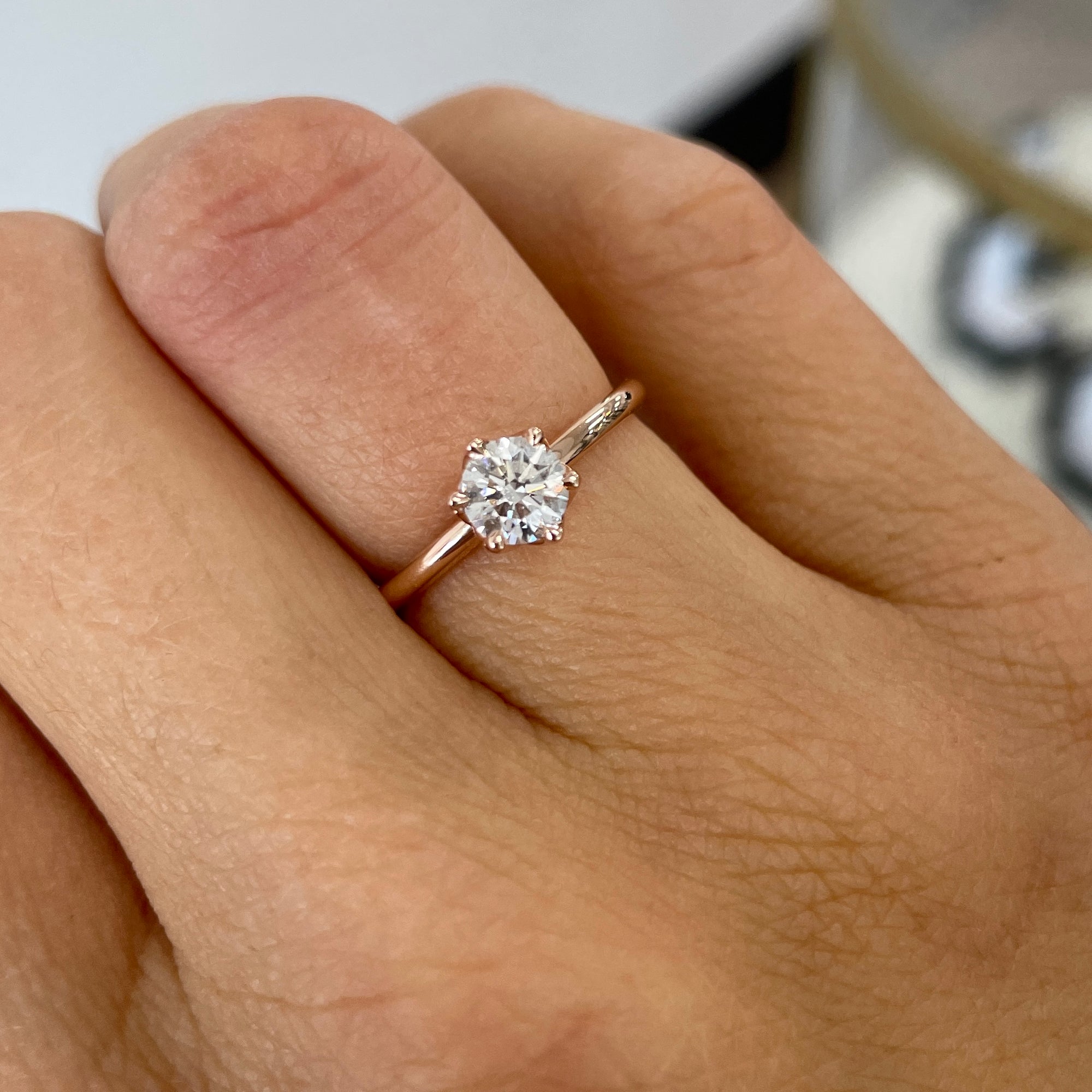 ROUND DIAMOND / LOTUS RING ii