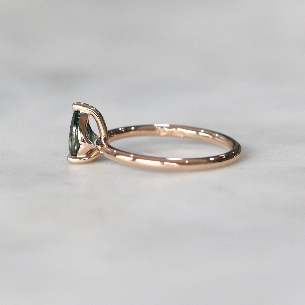 PEAR PARTI SAPPHIRE RING III