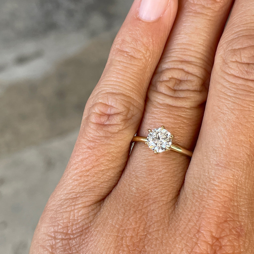 ROUND LAB DIAMOND \ LOTUS RING II