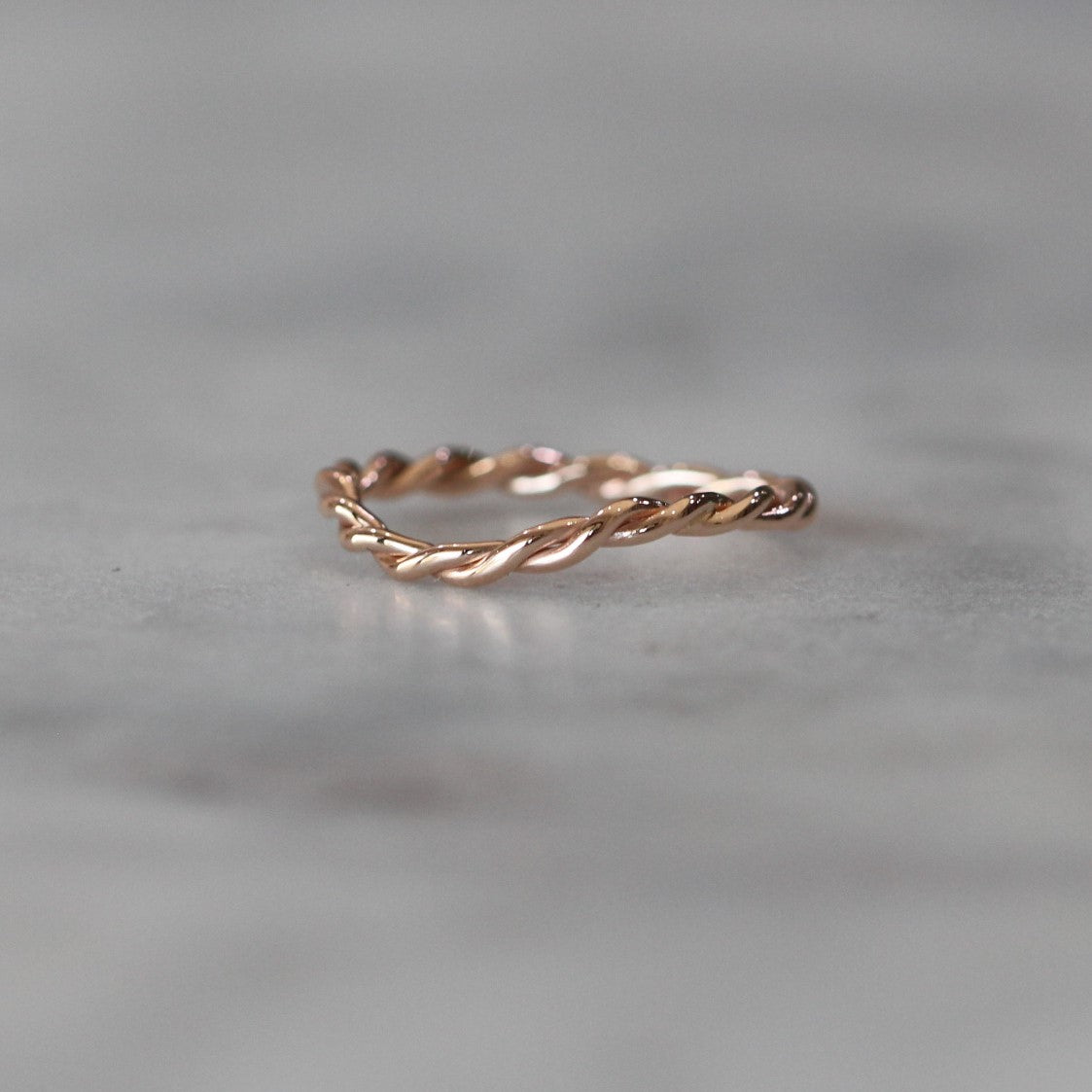 ava loose twist wave wedding band