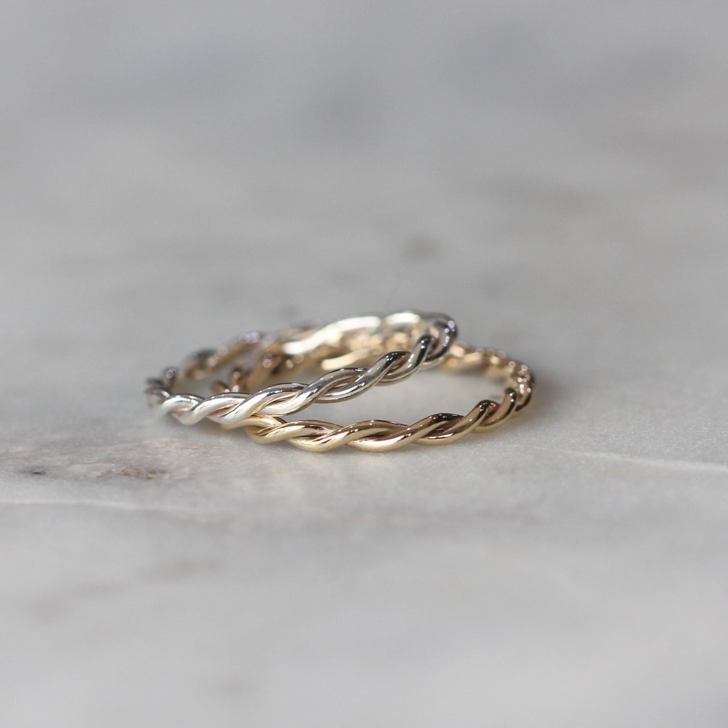 ava loose twist wedding band