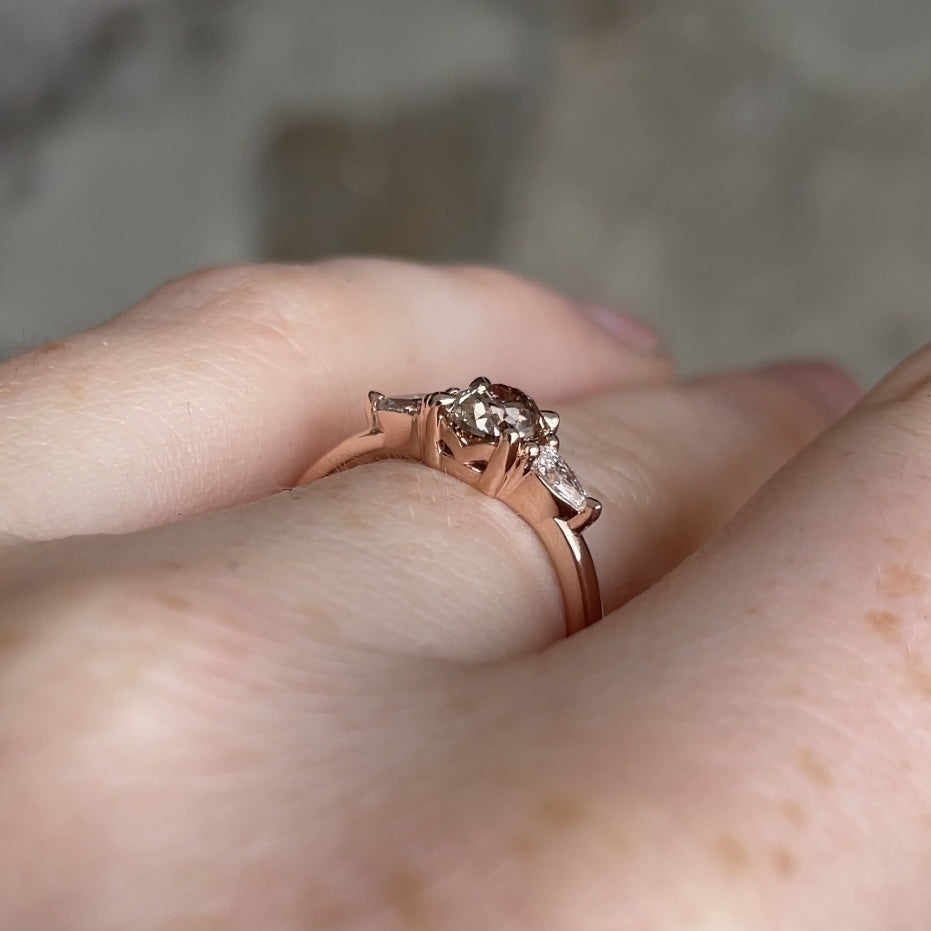 OVAL ARGYLE / TRILOGY RING II