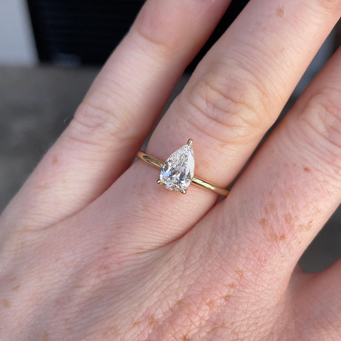 PEAR LAB CREATED DIAMOND / SOLITAIRE RING