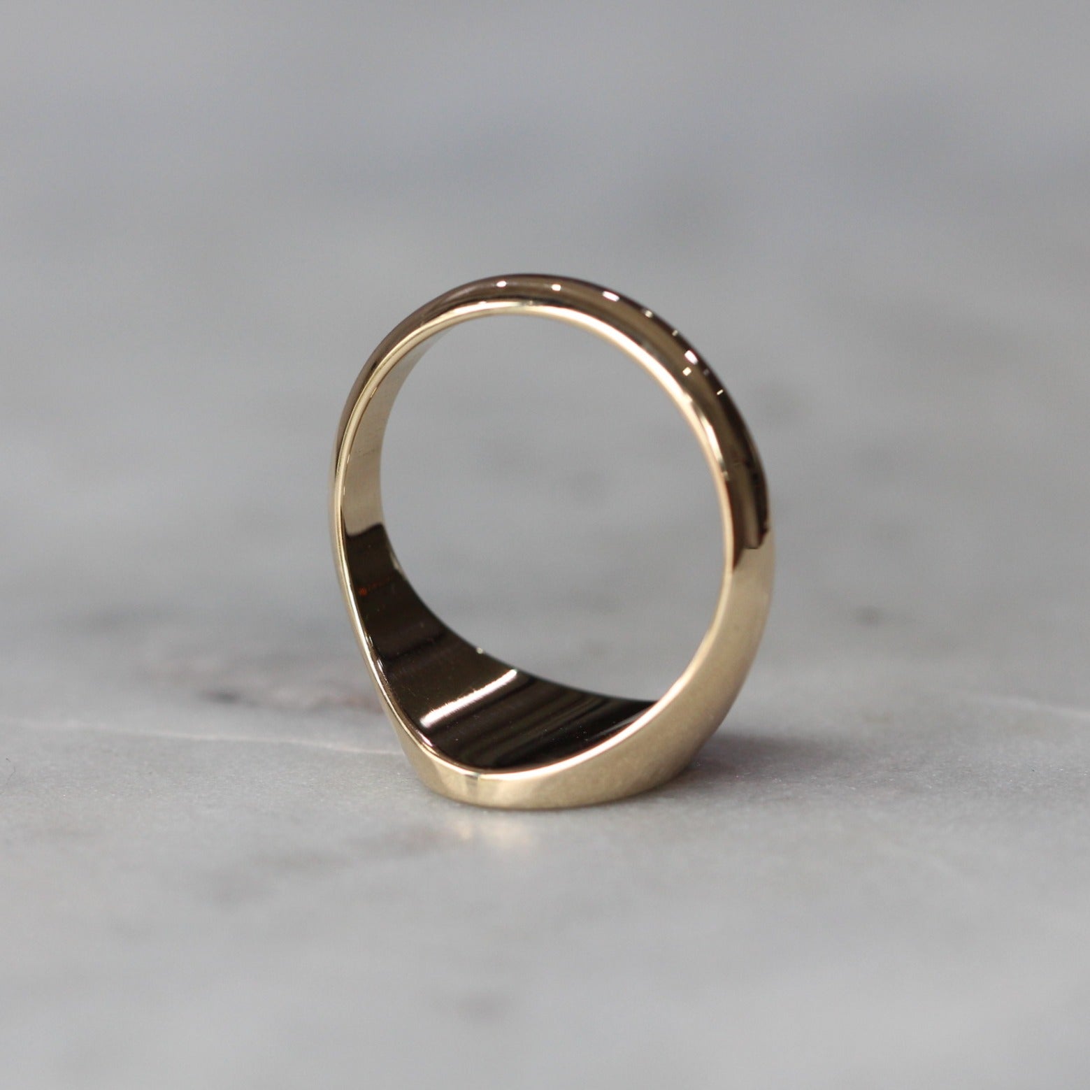 oval signet ring