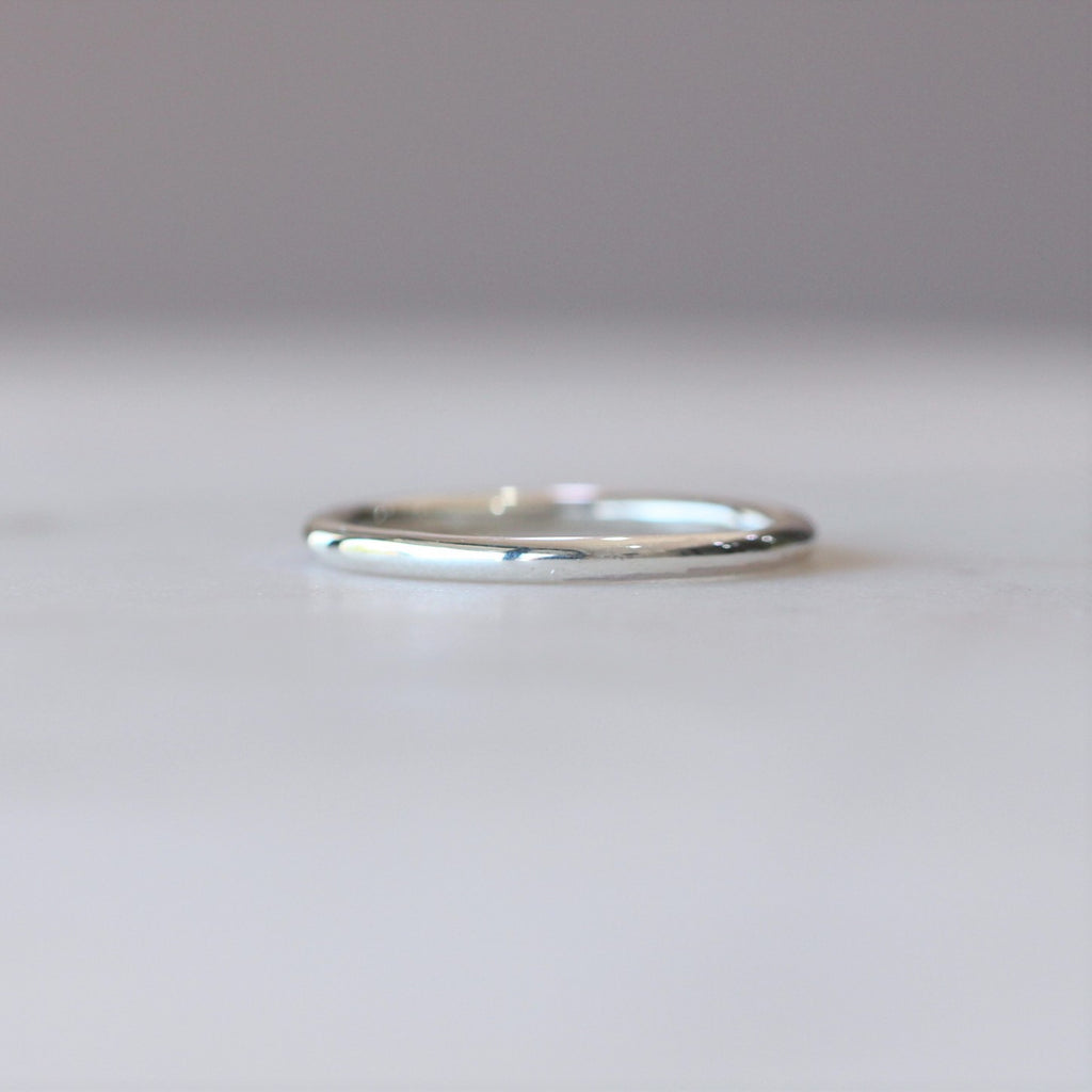 plain wedding band white gold