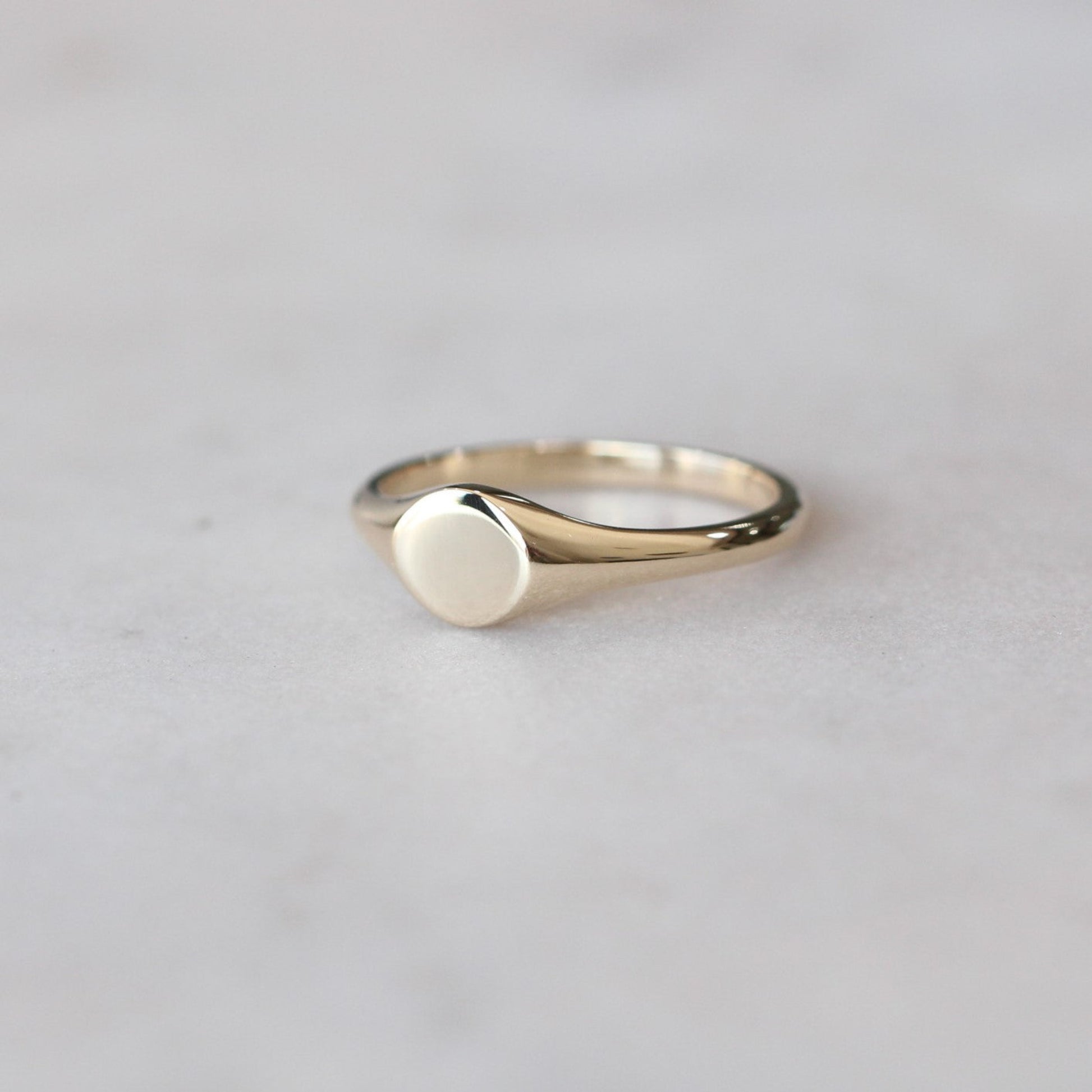 yellow gold Round Signet Ring